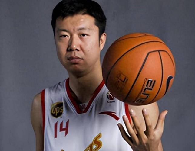 王治郅到底有多高？解密中国篮球巨星的身高