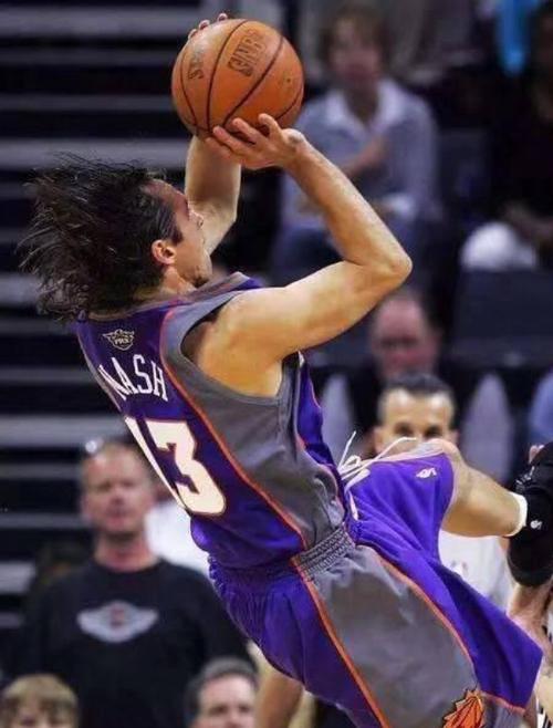 揭秘：纳什被谁撞飞？背后真相令人震惊