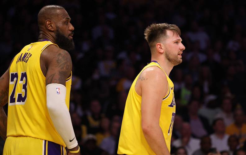 湖人太阳谁更强？专家分析：健康湖人或胜太阳！