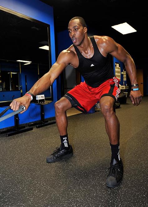 你想象不到的霍华德：他到底有多么强壮