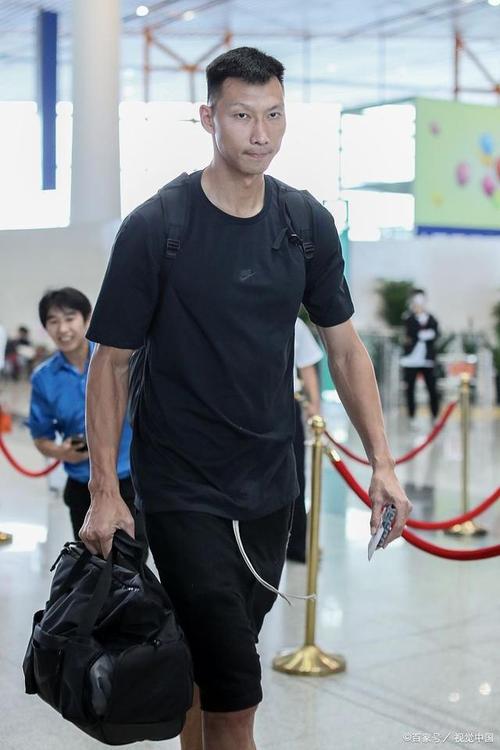 网传易建联不承认中国国籍，这背后隐藏着什么？