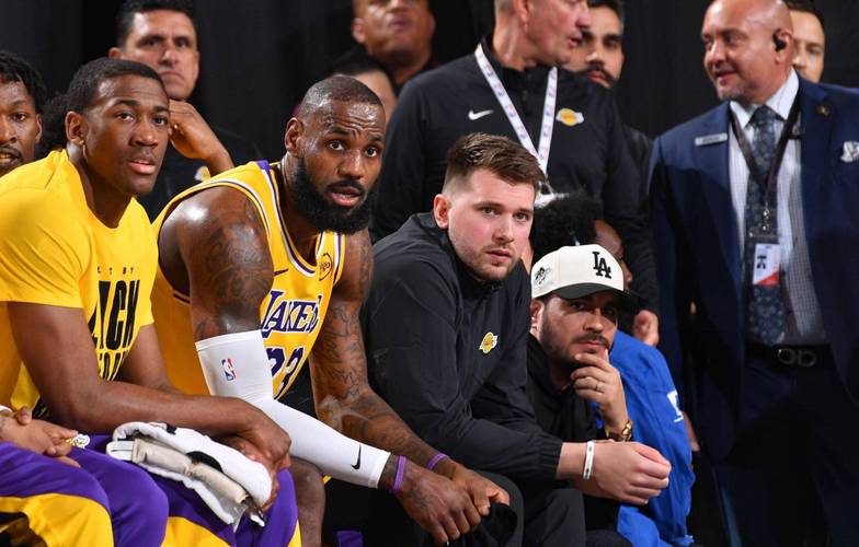 湖人与快船的比赛谁赢了？精彩瞬间不容错过