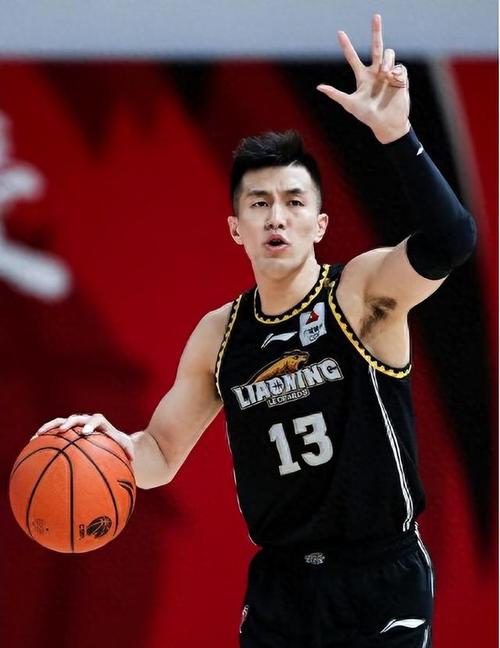 郭艾伦扣篮视频集锦：实力证明一切！