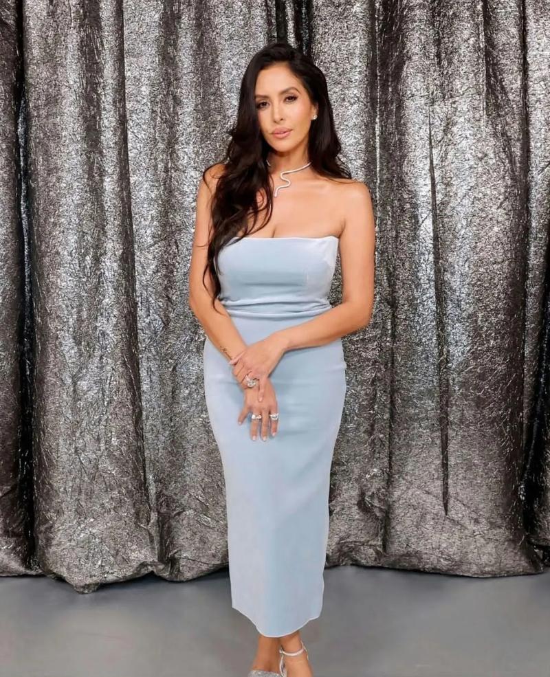 瓦妮莎身材有多火辣？科比妻子胸围引猜测