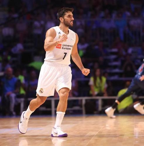 坎帕佐现在效力于哪支球队？详细的职业生涯介绍