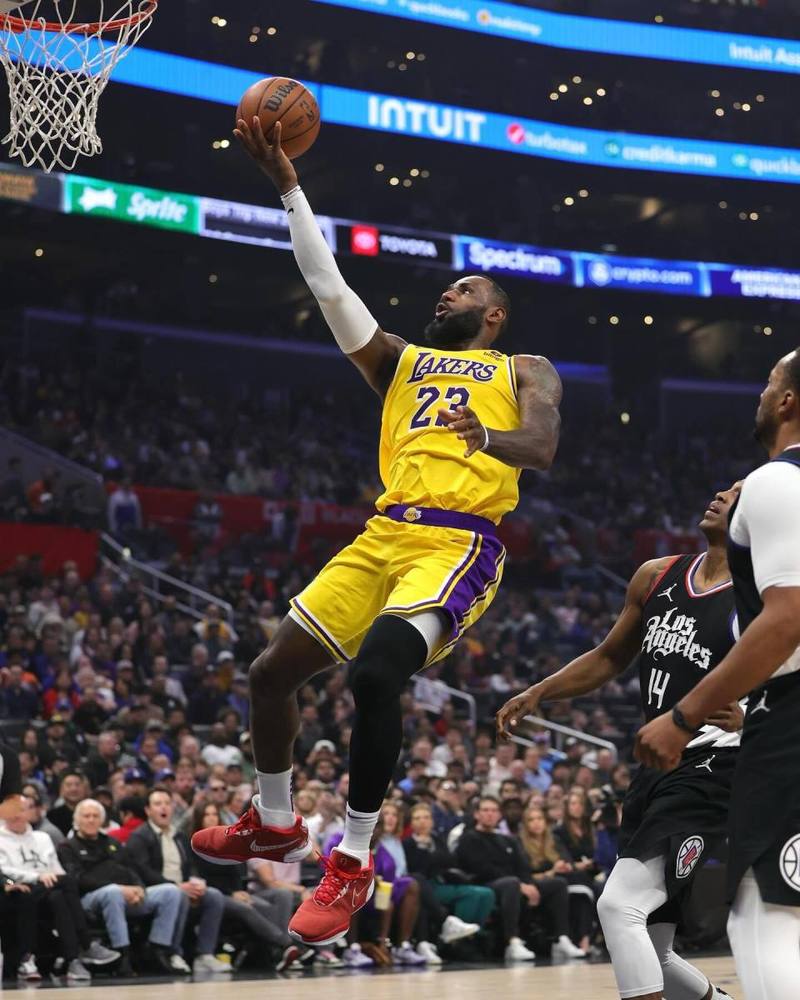 詹姆斯打过哪些位置?他究竟是几号位?