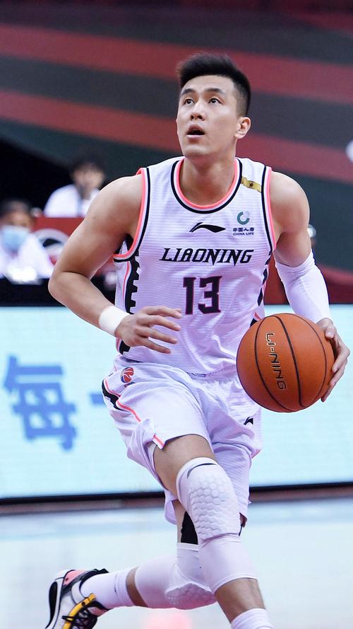 郭艾伦扣篮视频集锦：实力证明一切！