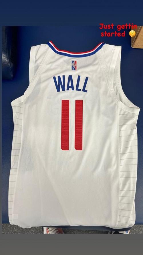 快船队沃尔穿几号球衣?11号球衣,重回巅峰时刻!