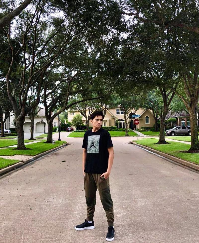 巴特尔儿子巴恩泽是混血儿吗？颜值和身高惊人！