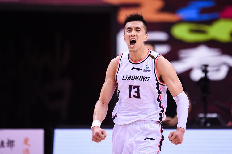 郭艾伦为什么不传球?他真的只会单打独斗吗?