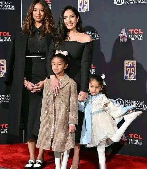科比留下几个娃娃？四个女儿的近况公开
