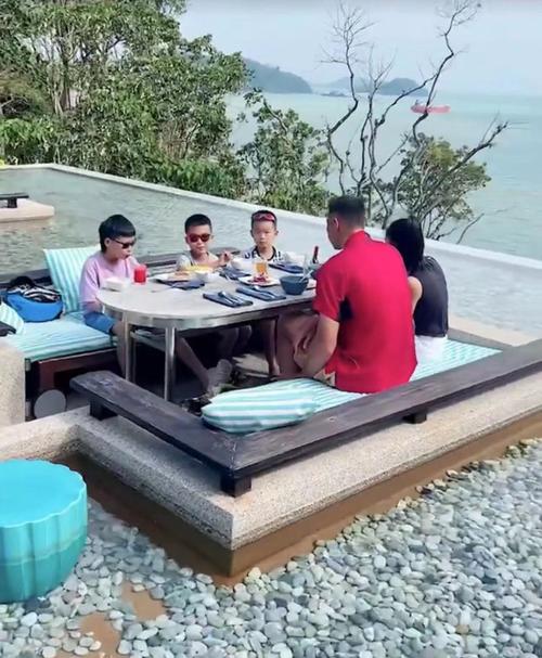 易建联儿子几个?揭秘他与家人的幸福生活