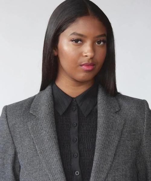 科比大女儿现在几岁？南加大毕业美翻天！