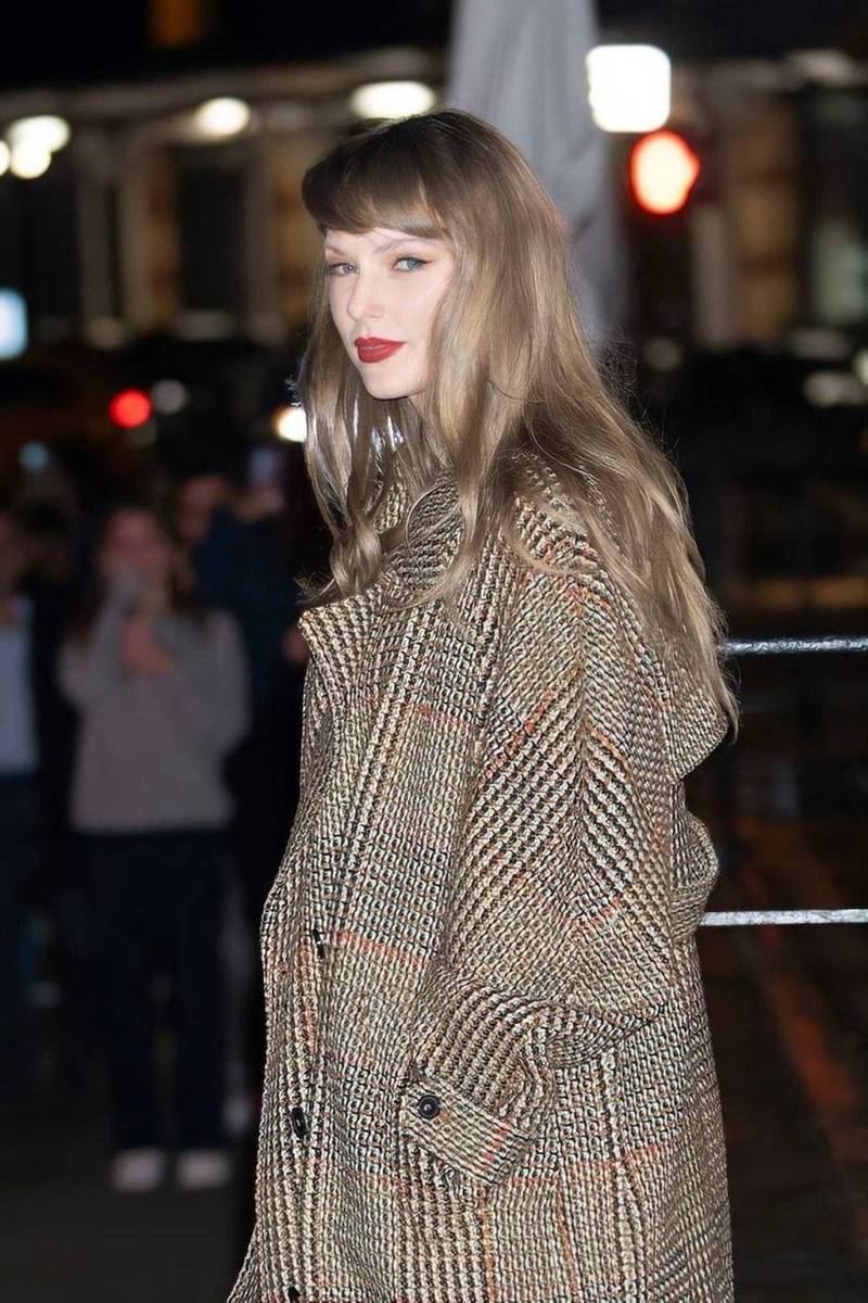 霉霉的卡B装造型：好运符还是时尚宣言？