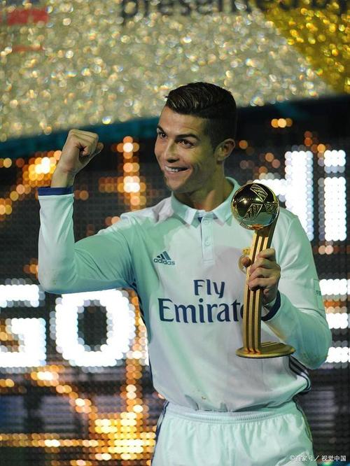 C罗算球王吗？细数他的辉煌战绩，与梅西谁更胜一筹？