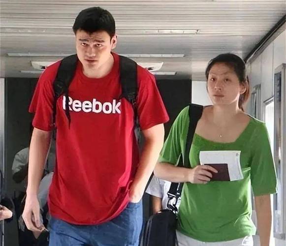 姚明女儿姚沁蕾身高多少？最新身高曝光，已超过母亲叶莉！