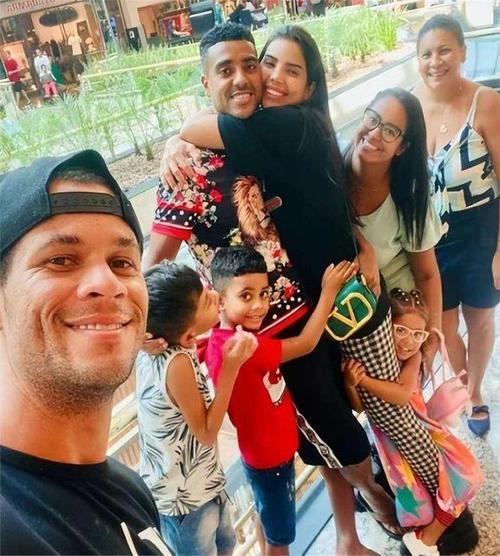 足球阿兰的国籍真相：他真的是中国人吗？