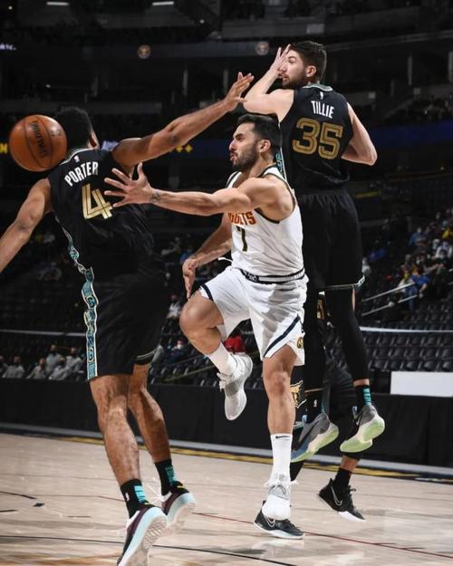 坎帕佐现在效力于哪支球队？详细的职业生涯介绍