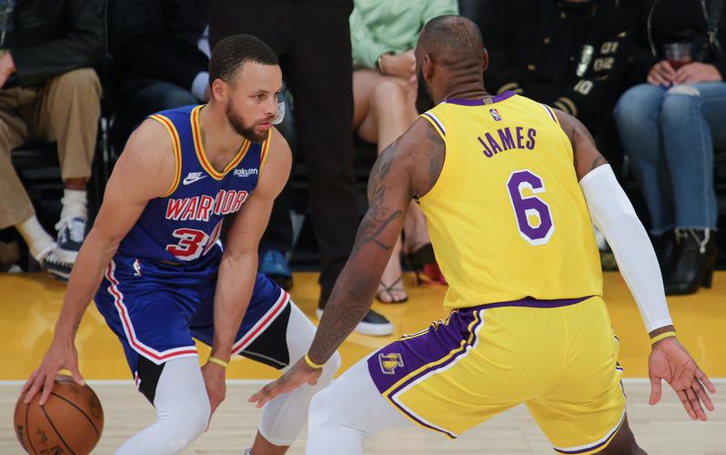 勇士VS湖人：最终谁胜谁负？详细战报看这里