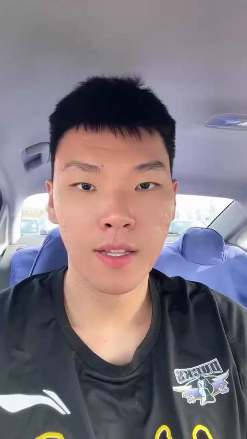 CBA球员范子铭的故乡在哪里？父母是做什么的？