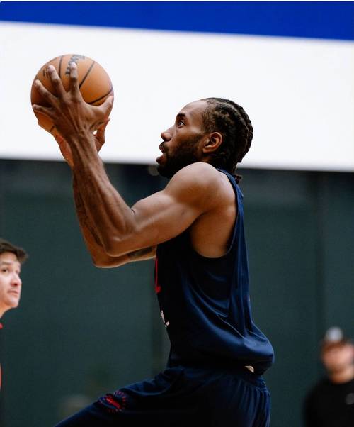 哈登受伤了？腿部伤势严重吗？会缺席多久比赛？