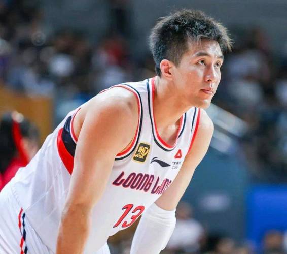 郭艾伦扣篮视频集锦：实力证明一切！