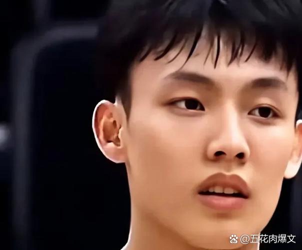 CBA球员徐杰年薪多少？70万年薪引争议，值吗？