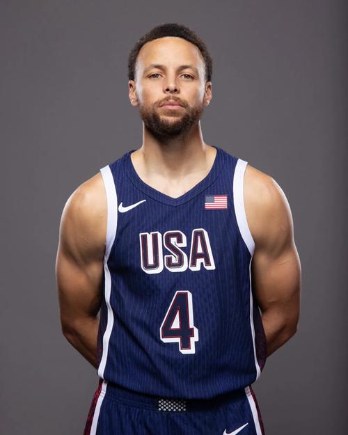 库里在NBA选秀大会中是哪一年被选中？他的选秀排名出乎意料？