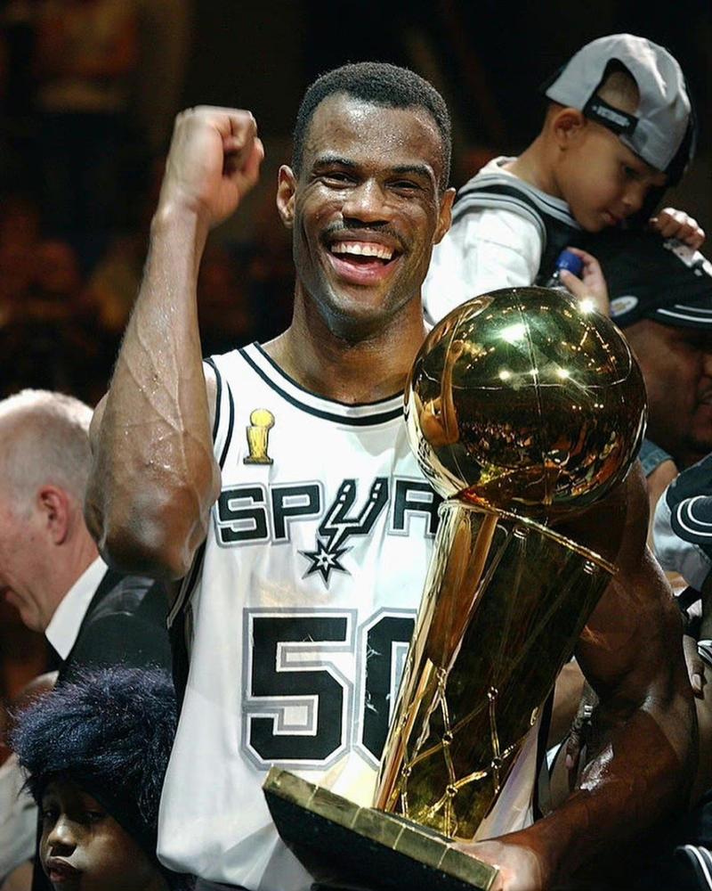 马刺总冠军数量：5次夺冠的传奇球队，你了解多少？