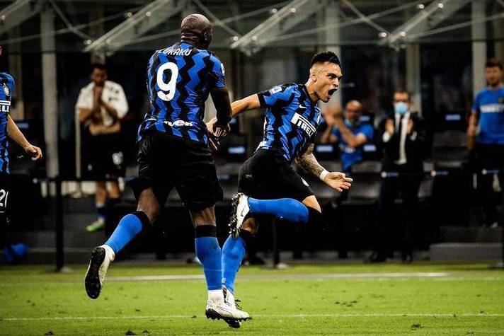 那不勒斯与国际米兰巅峰对决：焦点战役，你更看好谁？