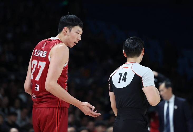 最新消息：周琦现在在哪？他已正式加盟北京首钢队！