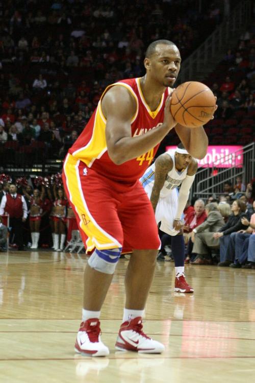 身高1米98的海耶斯，为什么能成为NBA中锋？