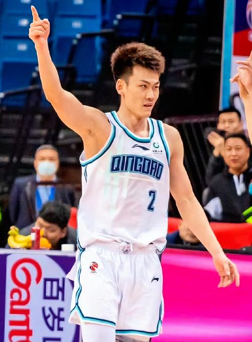 王泉泽的家乡在哪里？这位篮球新星的早期生活揭秘