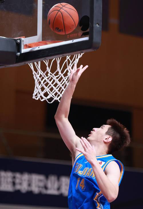 CBA球员黄毅超哪里人？他的家乡和职业生涯