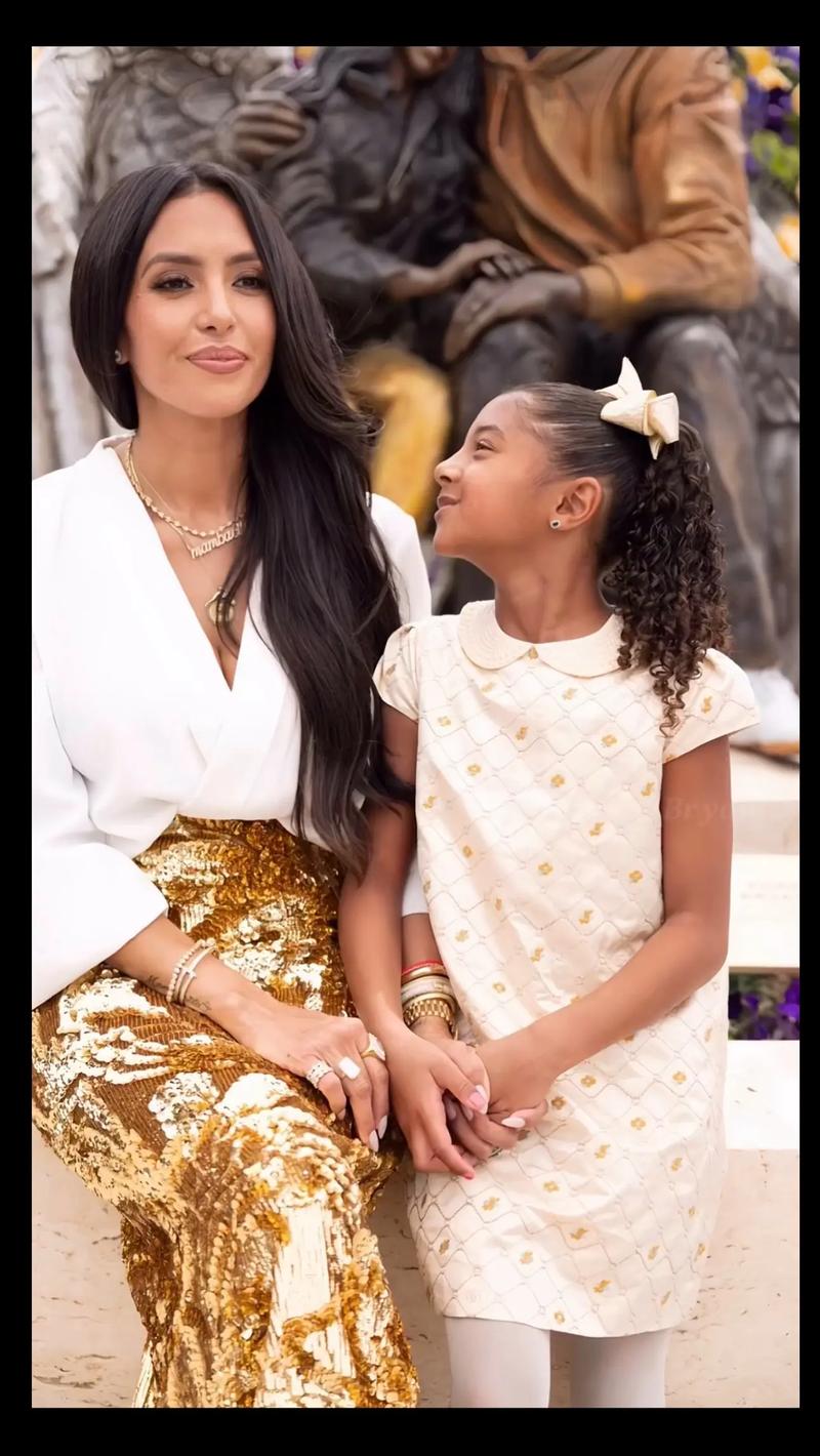 篮球巨星科比有多少个孩子？都是女儿吗？