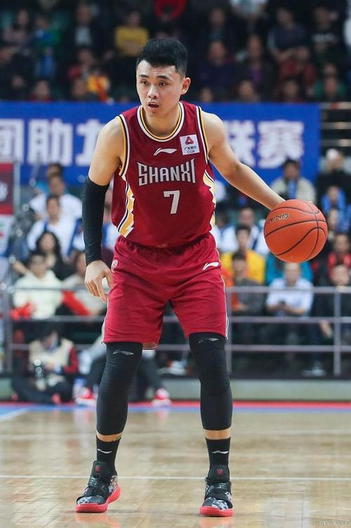 篮球明星原帅籍贯是哪里？揭秘原帅的成长之路和家乡！