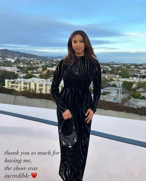 科比大女儿现在几岁?南加大毕业美翻天!