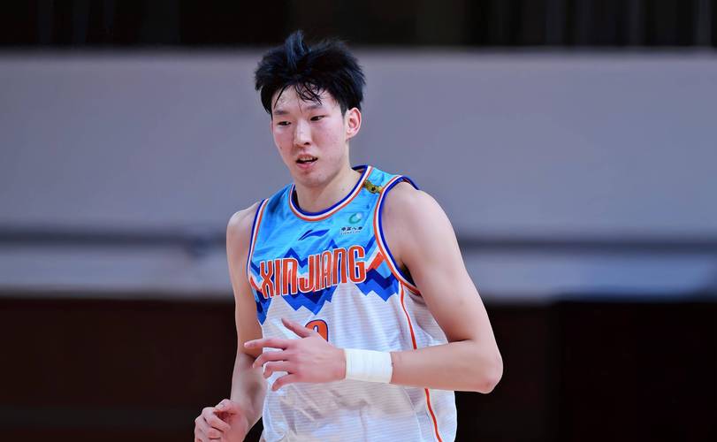 最新消息：周琦现在在哪？他已正式加盟北京首钢队！