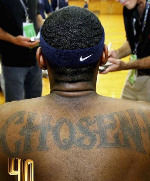 詹姆斯是否退役？球员选项和未来规划