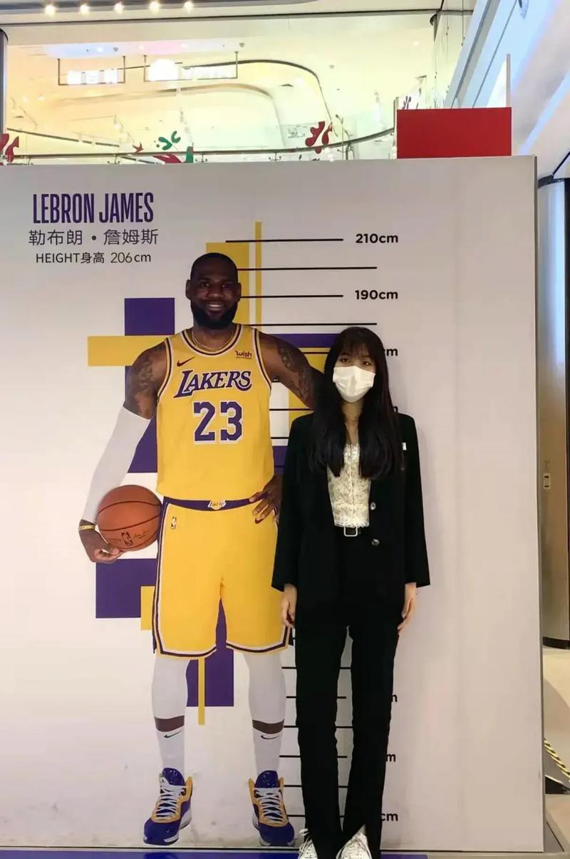 詹姆斯身高多少？揭秘篮球巨星的真实身高数据！