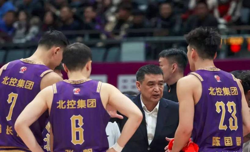 揭秘闵鹿蕾的家庭生活：他的妻子是谁？他们过得怎么样？