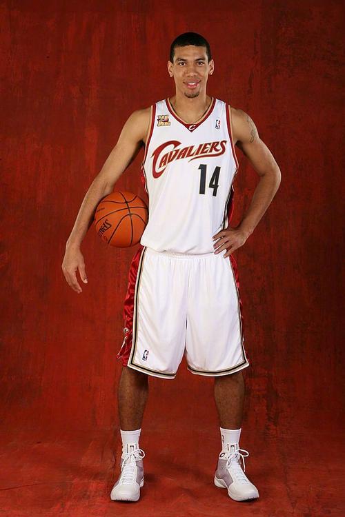 丹尼格林现在效力哪支球队？他的职业生涯回顾。