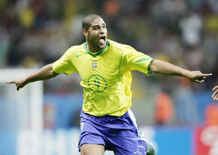 路易斯-阿德里亚诺进球有多精彩?超燃集锦粉丝必看!