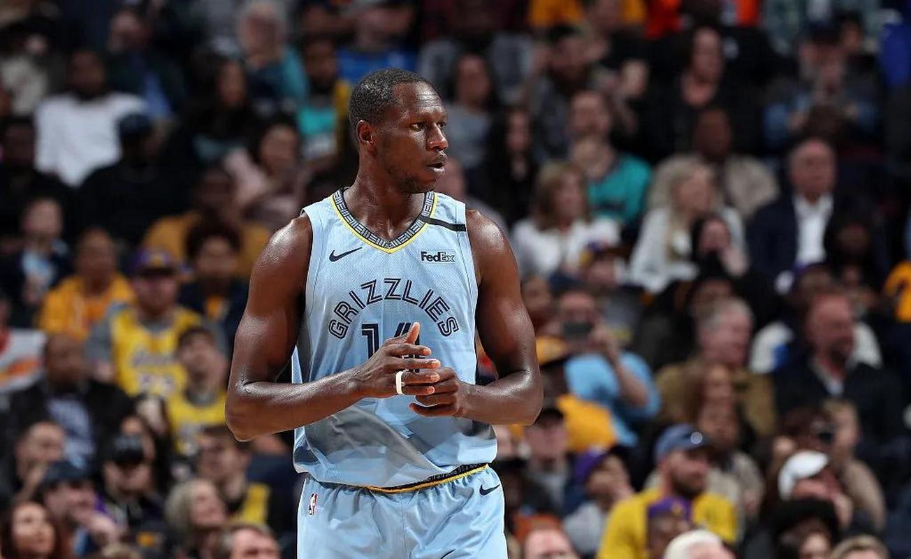 贝兹莫尔年薪是多少 对比NBA同位置球员薪资水平