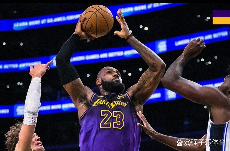 詹姆斯61分是哪场比赛？带你回顾那场激动人心的篮球盛宴