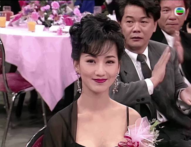 赵雅芝吧和某某吧谁更好？(客观对比优缺点帮你选！)