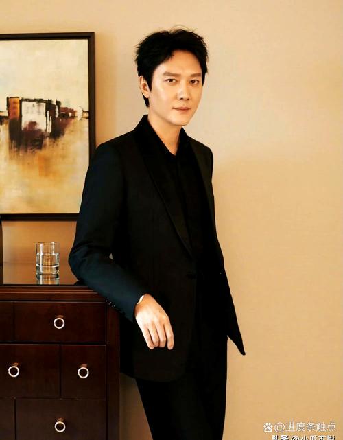 冯绍峰p成圣诞树为什么火？背后原因大公开快看！