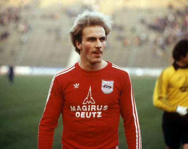 鲁梅尼格的经典时刻有哪些？(重温足球历史难忘瞬间)