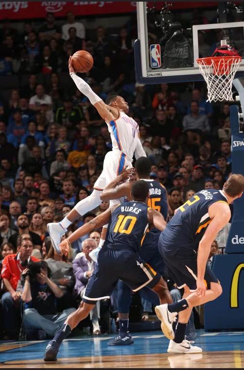 维斯布鲁克十佳球值得收藏吗？盘点生涯最炸裂扣篮时刻