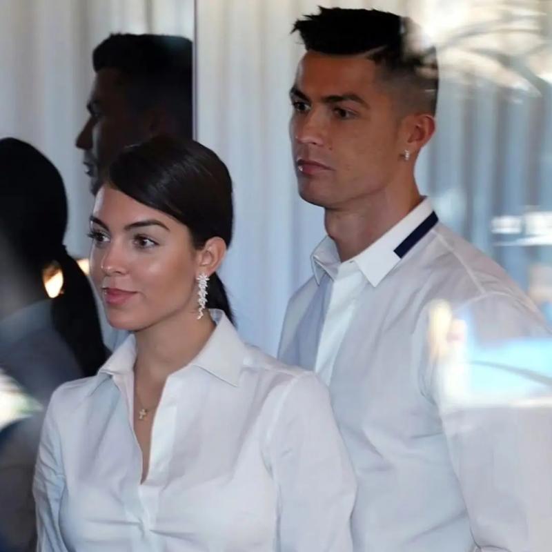 罗纳尔多女友照片曝光！现任伴侣最新近况盘点